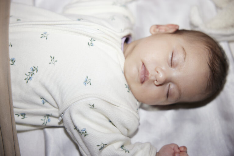 Schlaf: Ruhezeit für dein Baby